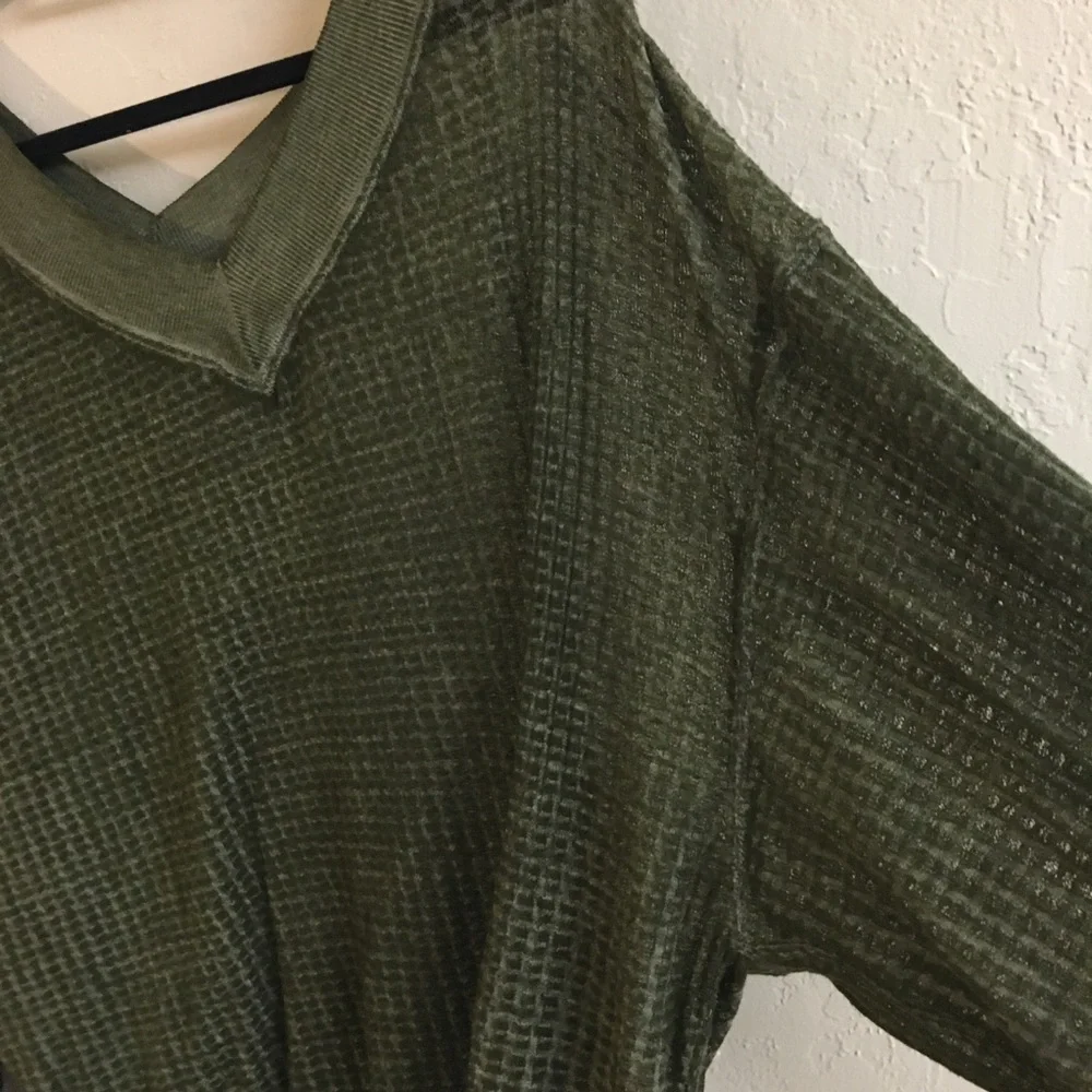 We The Free Oversized Sweater Size Small Green V Neck Lightweight Boho - Picture 5 of 12